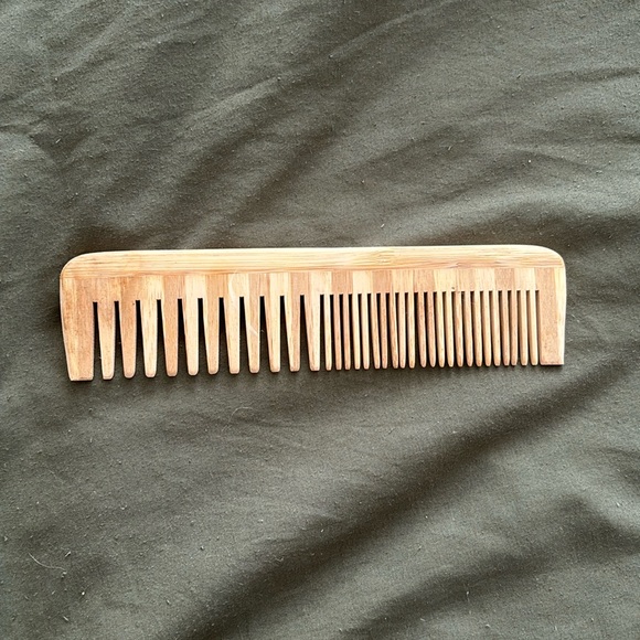 Two-width bamboo comb - Picture 1 of 1